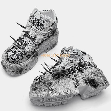 Thick Sole Metal Rivet Graffiti Boots 2024 New Round Fashion 35-45 Lace-Up Dad Shoes Street Punk Rock Street Sports Casual Pumps