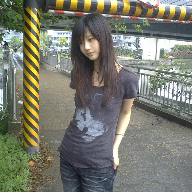 Karrram Japanisches Y2k Letter Print T-Shirt Trashiger 2000er Stil Kurzarm T-Shirt Vintage Harajuku Streetwear Grunge Ästhetik