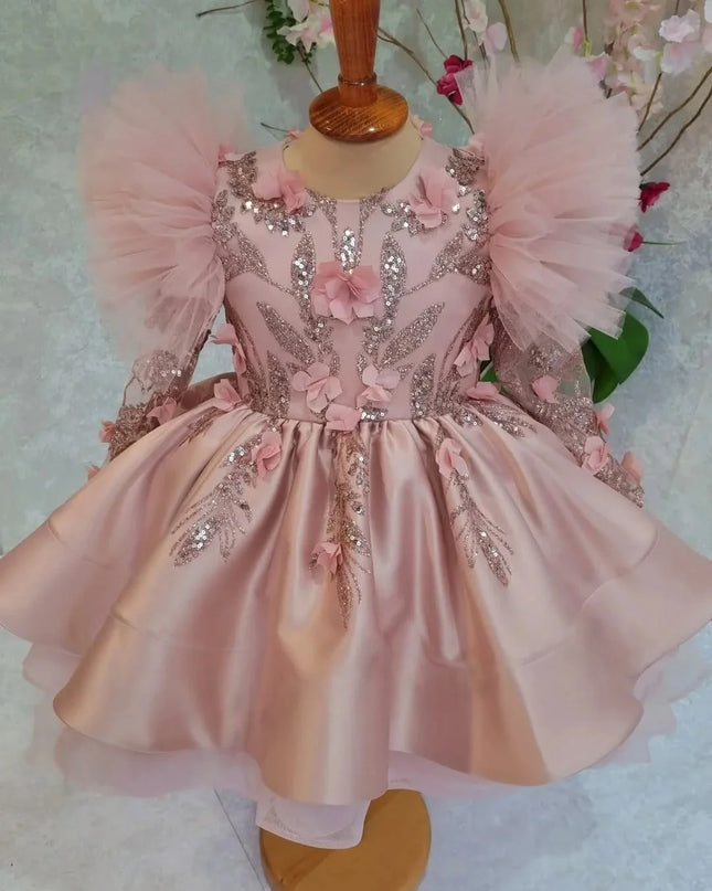 Maßgeschneidertes Blumenmädchenkleid Hochzeitskleid Erstes Weihnachtskleid Puffärmel Glitzer Blumenapplikation High-Low-Kleid für Mädchen