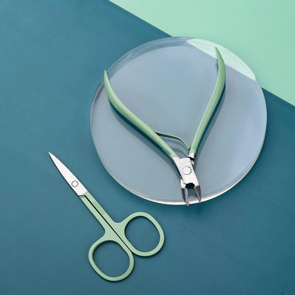 16-Piece Nail Clipper Set Stainless Steel Nail Clippers Tool kit Home Manicure Nail Art Dead Skin Removal Tool(Green)