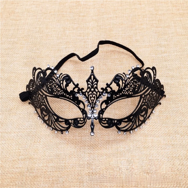 Black Gold Skull Metal Mask Halloween Rhinestone Half Face Venetian Masquerade Men White Women Skull Party Mask