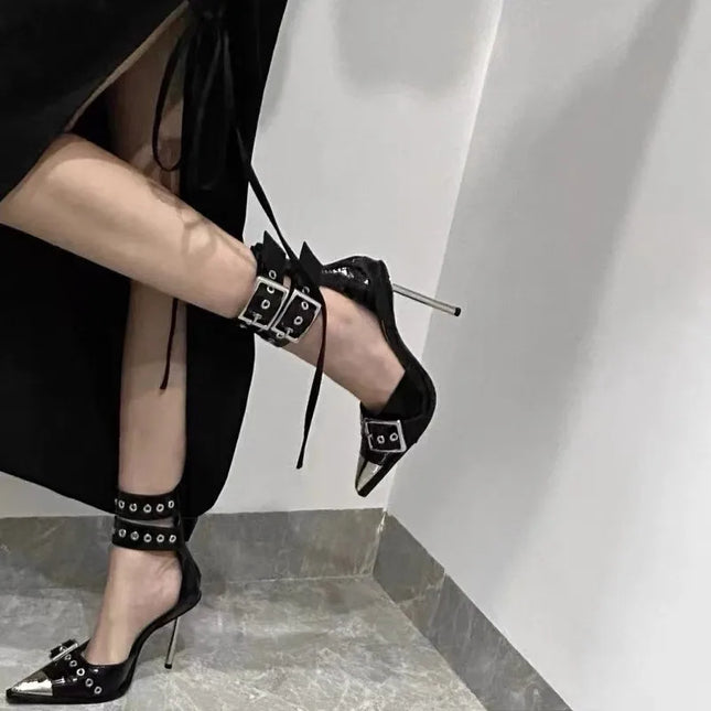 High Heels Damen Sommer 2026 Neu Spitz Zehenpartie Metallschnalle Stilettoabsatz Nieten Sandalen