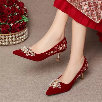 Chinese-style wedding shoes for brides, 2026 new Xiuhe wedding dress shoes, convertible, red high heels with thin heels
