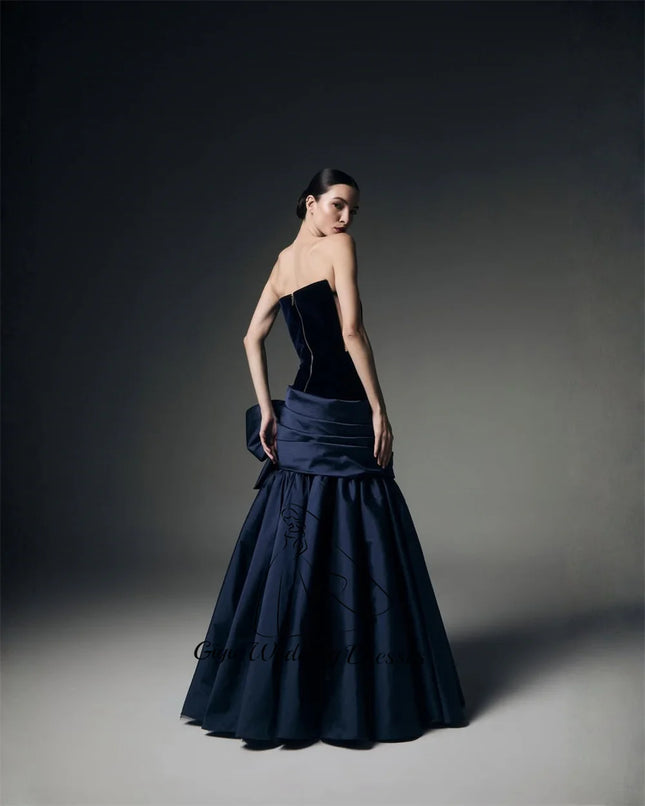 Giyu Maßgeschneidertes elegantes marineblaues A-Linien-Abendkleid mit One-Shoulder-Ausschnitt, ärmellos, mit Falten, formelles Partykleid, Satin-Ballkleid
