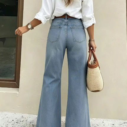 High-Waisted, Three-Dimensional Tailored Women’s Flared Jeans with High Elasticity That Elongate the Legs; No Belt Included